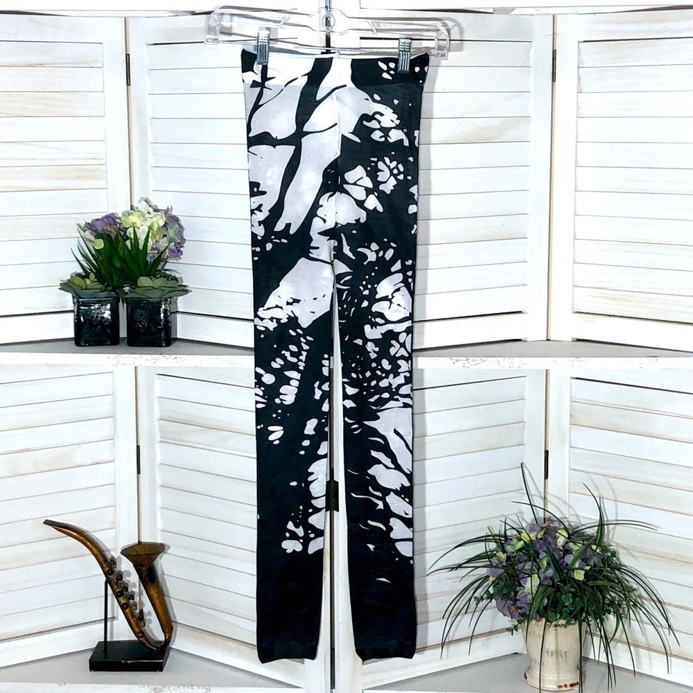 Abstract Black and White Lycra Footless Tights Medium